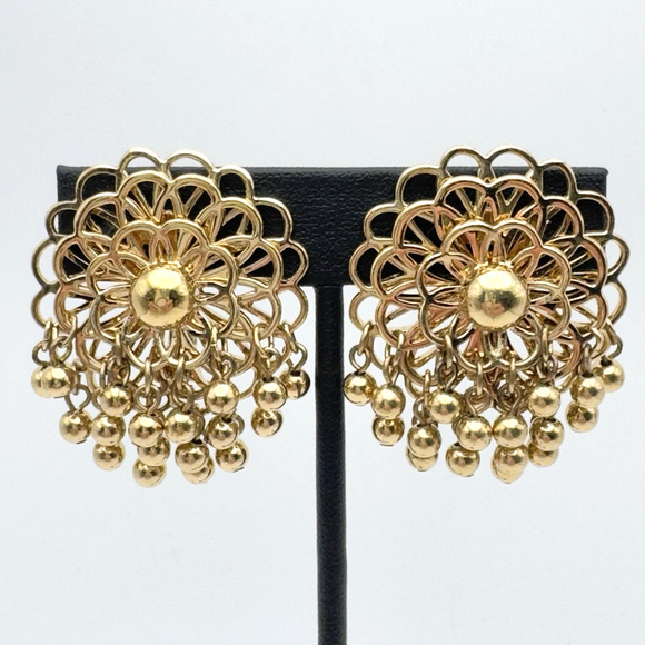Vintage MONET Earrings Cha Cha Flower Clip On 1" - Picture 1 of 6